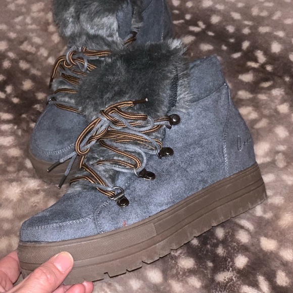 Grey/ Slate Blue faux fur hiking like boots - Picture 3 of 6